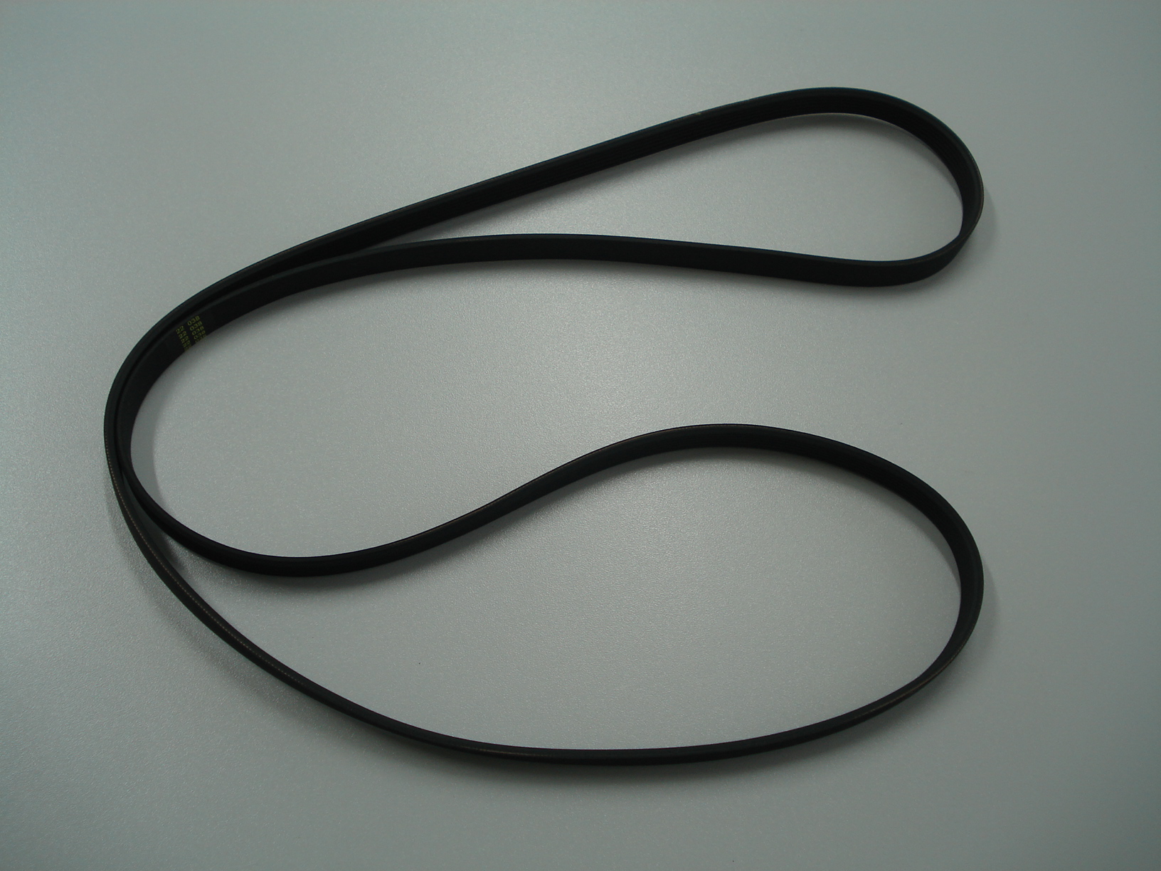řemen pohonu kartáčů  [EJ139] cca 73 cm  TENNANT PN 1055305