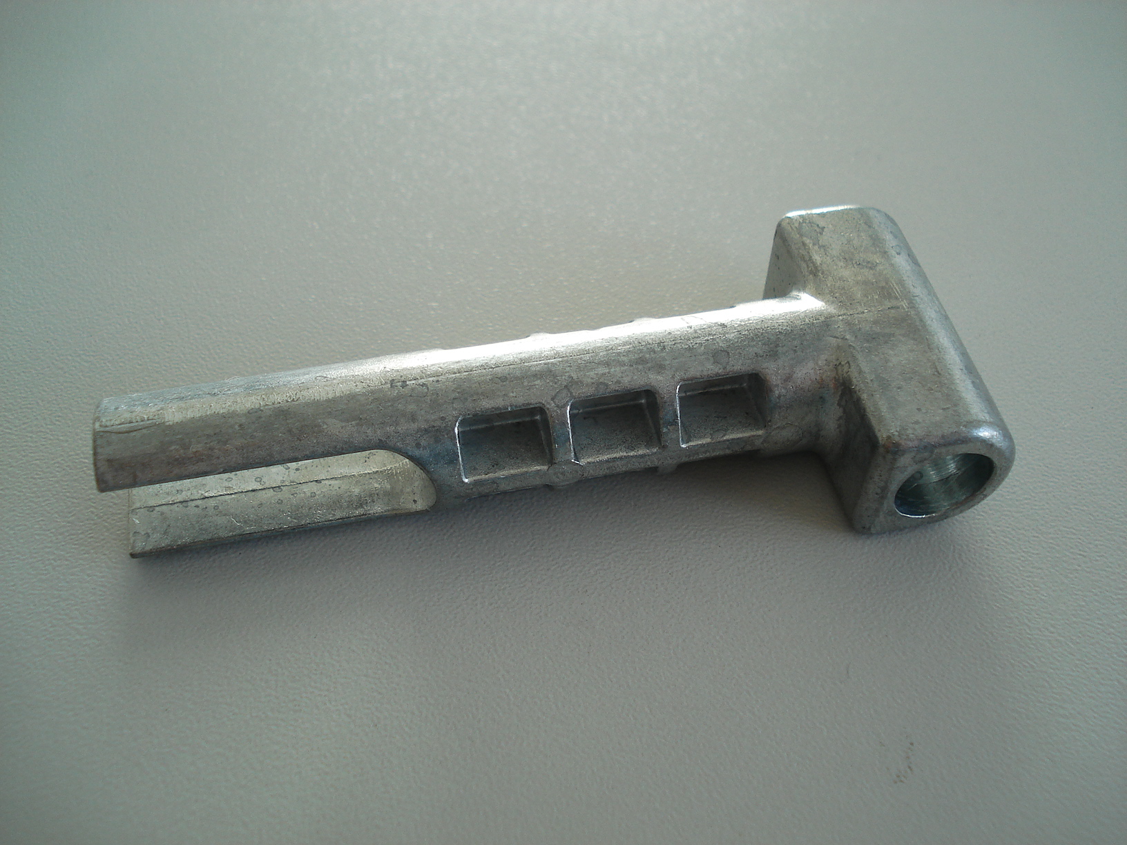 kolík AL k pružině lišty, tvar T /T300 /T300 TENNANT PN 1230485